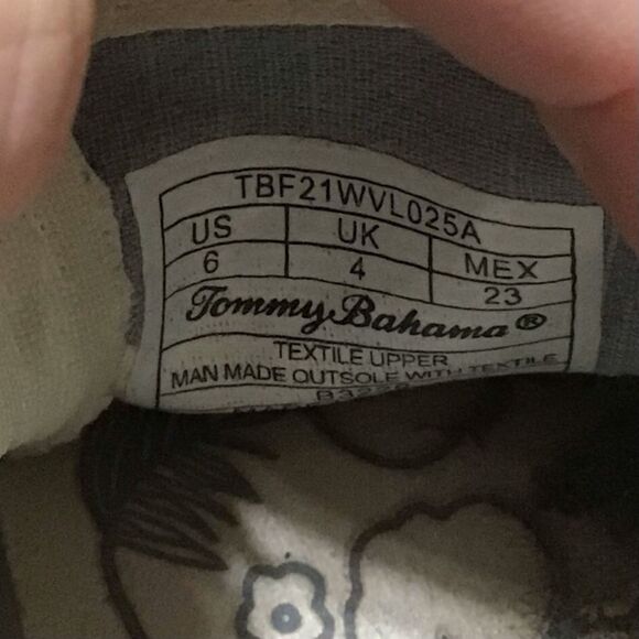 Tommy Bahama Striped Slip-On Shoes 6 - Picture 9 of 9